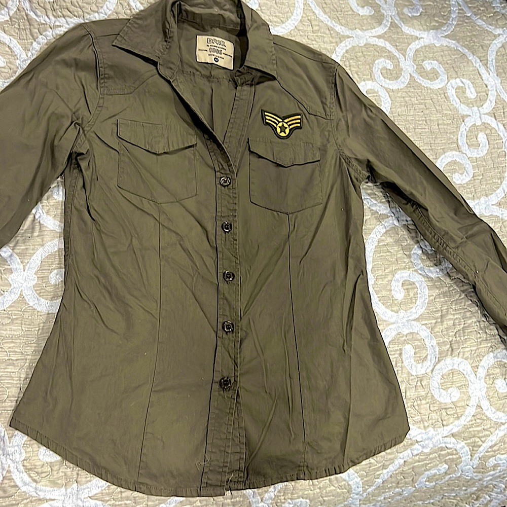 Army type shirt fitting